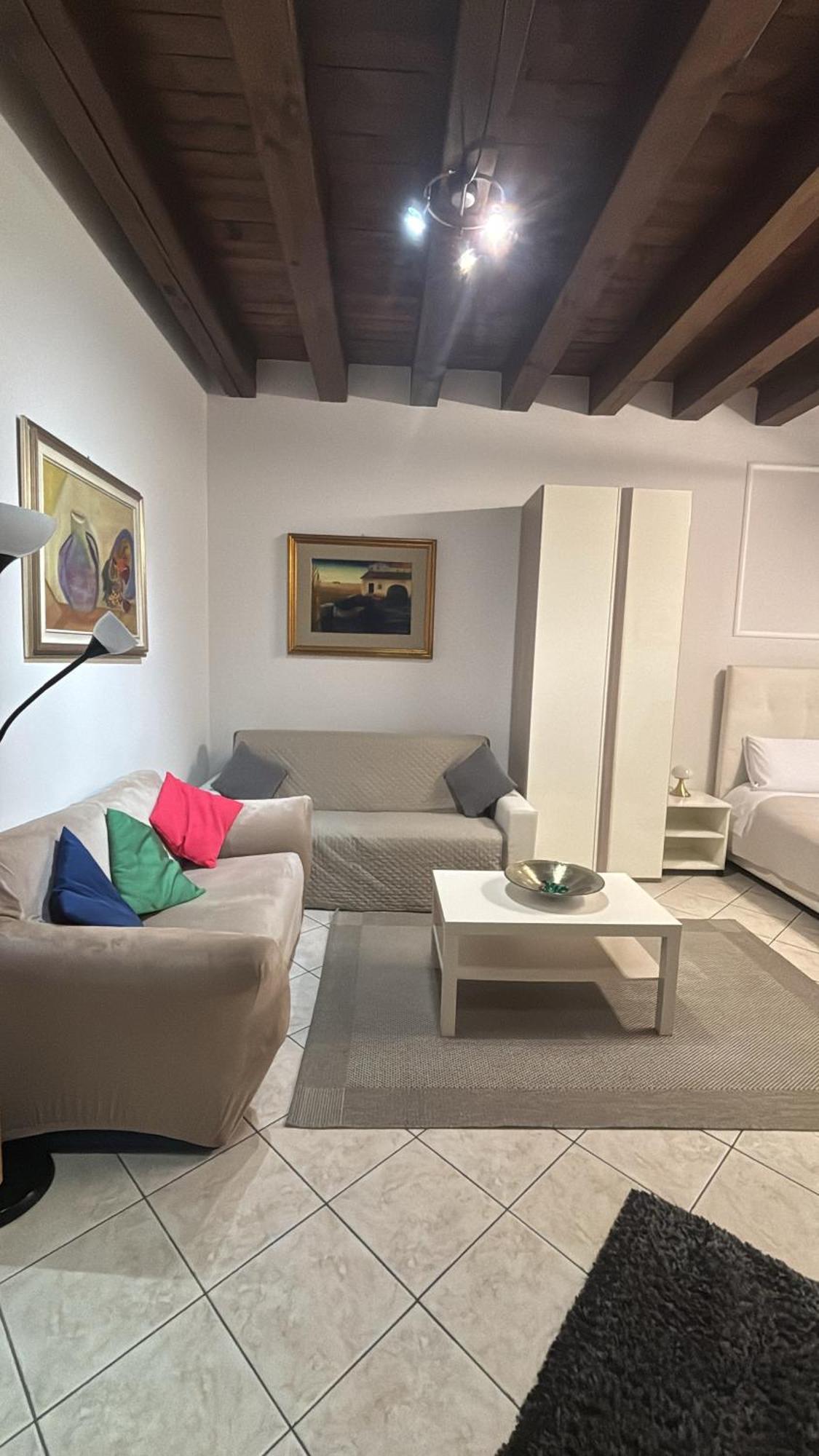 Monolocale In Piazza Isolo Leilighet Verona Eksteriør bilde